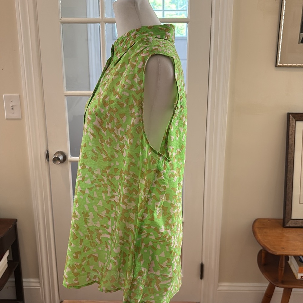 NWT CAbi Lime Green & Cream Print Sleeveless Collared ‘Shine’ Top. Size L. - Picture 3 of 8
